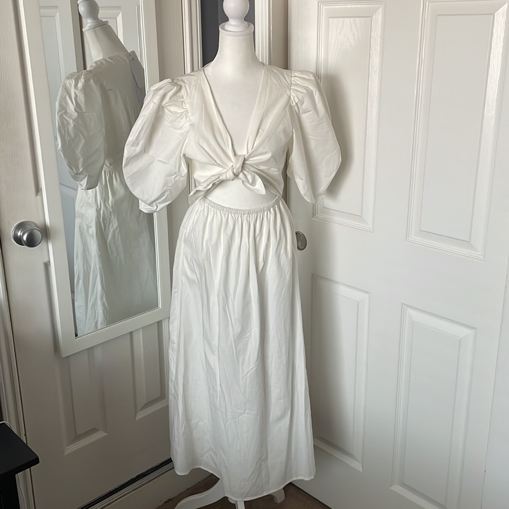WAYF Tie front White Midi Dress